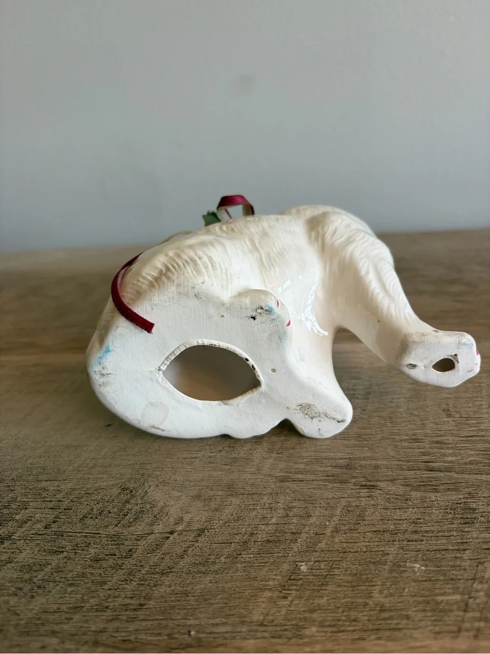 Vintage Porcelain Cat  Kitten Ribbon Collar With Flowers Beads Sitting Figurine‎